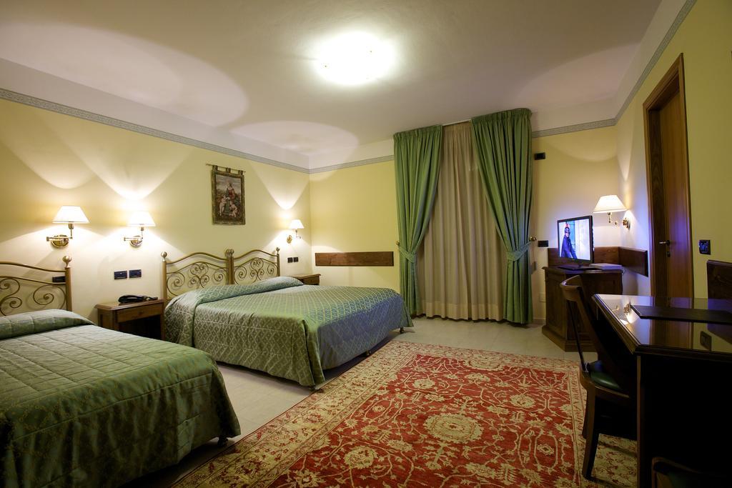 Campiglione Hotel Assisi Ruang foto